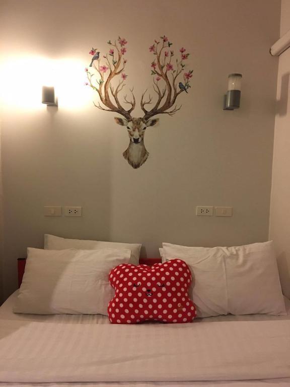 Jellybean Ezy Hostel Sathorn Bangkok Exterior photo
