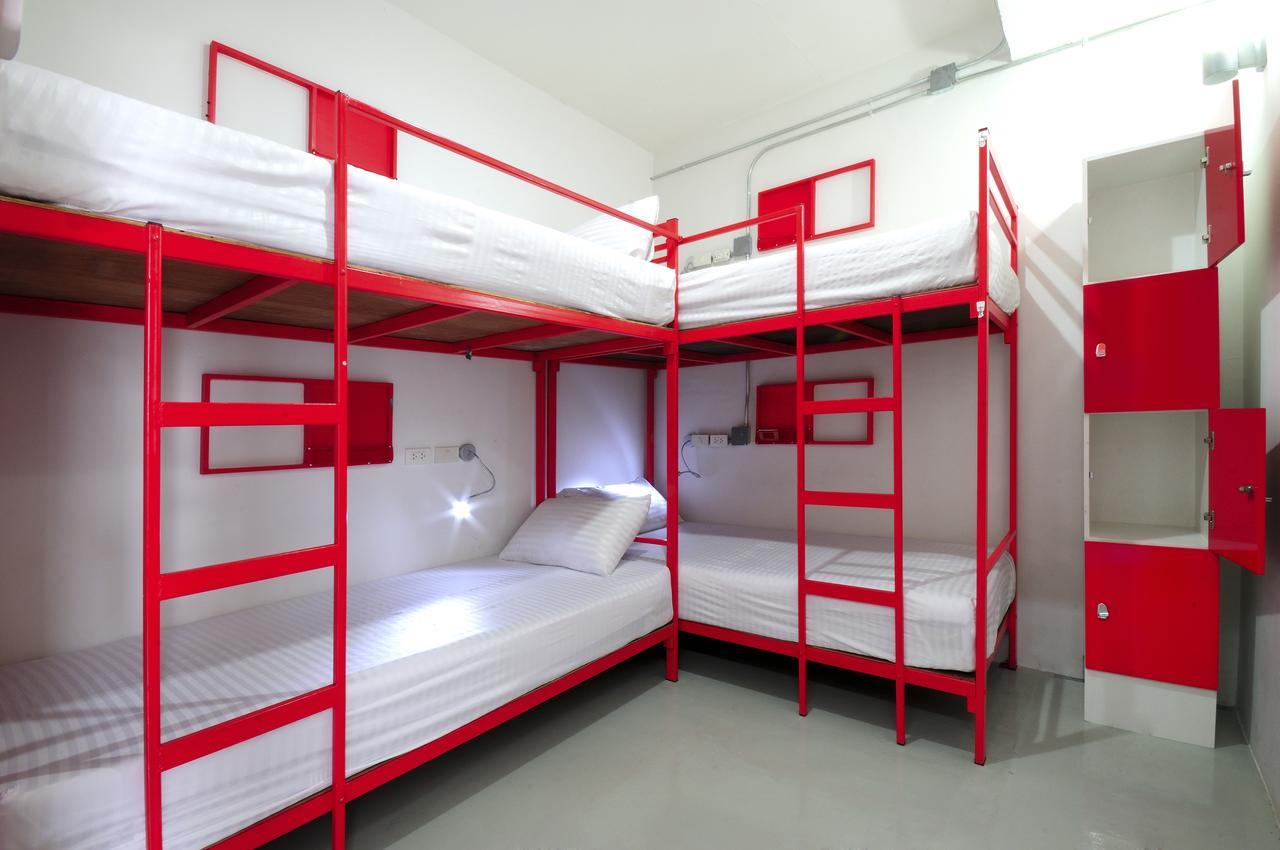 Jellybean Ezy Hostel Sathorn Bangkok Exterior photo